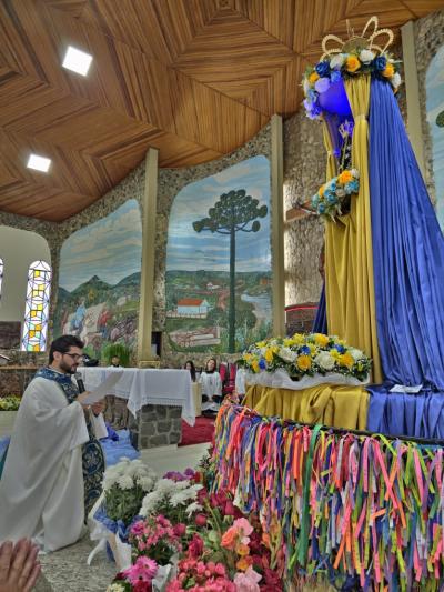 A Casa da Mãe Aparecida ficou pequena na segunda celebração da manhã em Laranjeiras do Sul